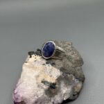 Каблучка з сапфіром.