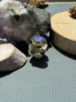 Каблучка з сапфіром.