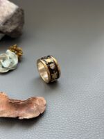 Каблучка з аметистом та цирконом.