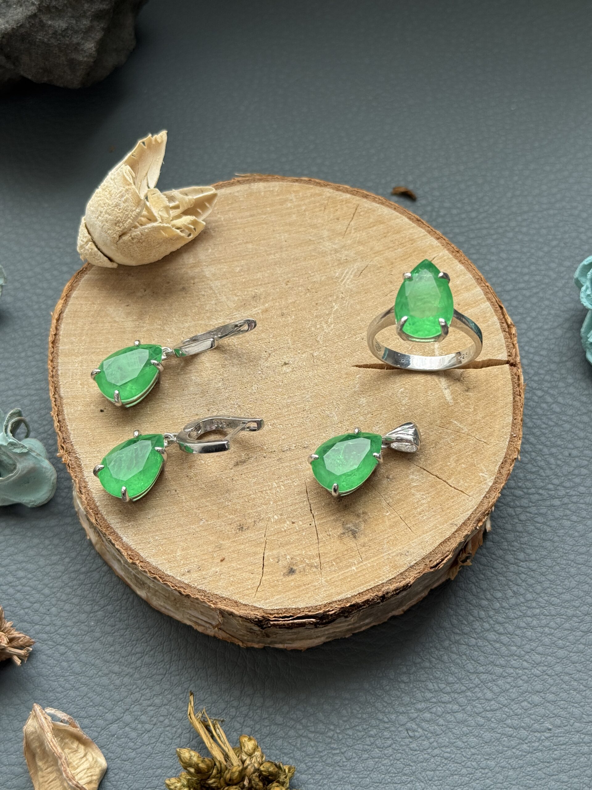 IMG_9122 Комплект зі смарагдом. - Зображення 1