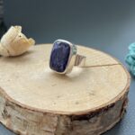 Каблучка з сапфіром.