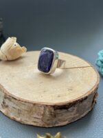 Каблучка з сапфіром.