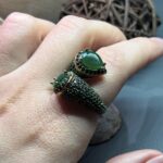 Безрозмірна каблучка зі смарагдом. - Зображення 2